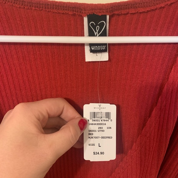 Red tie crop top - Picture 2 of 4